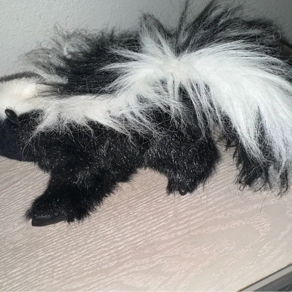 Folkmanis Folktails Plush Skunk Hand Puppet Stuffed Animal - Picture 5 of 6